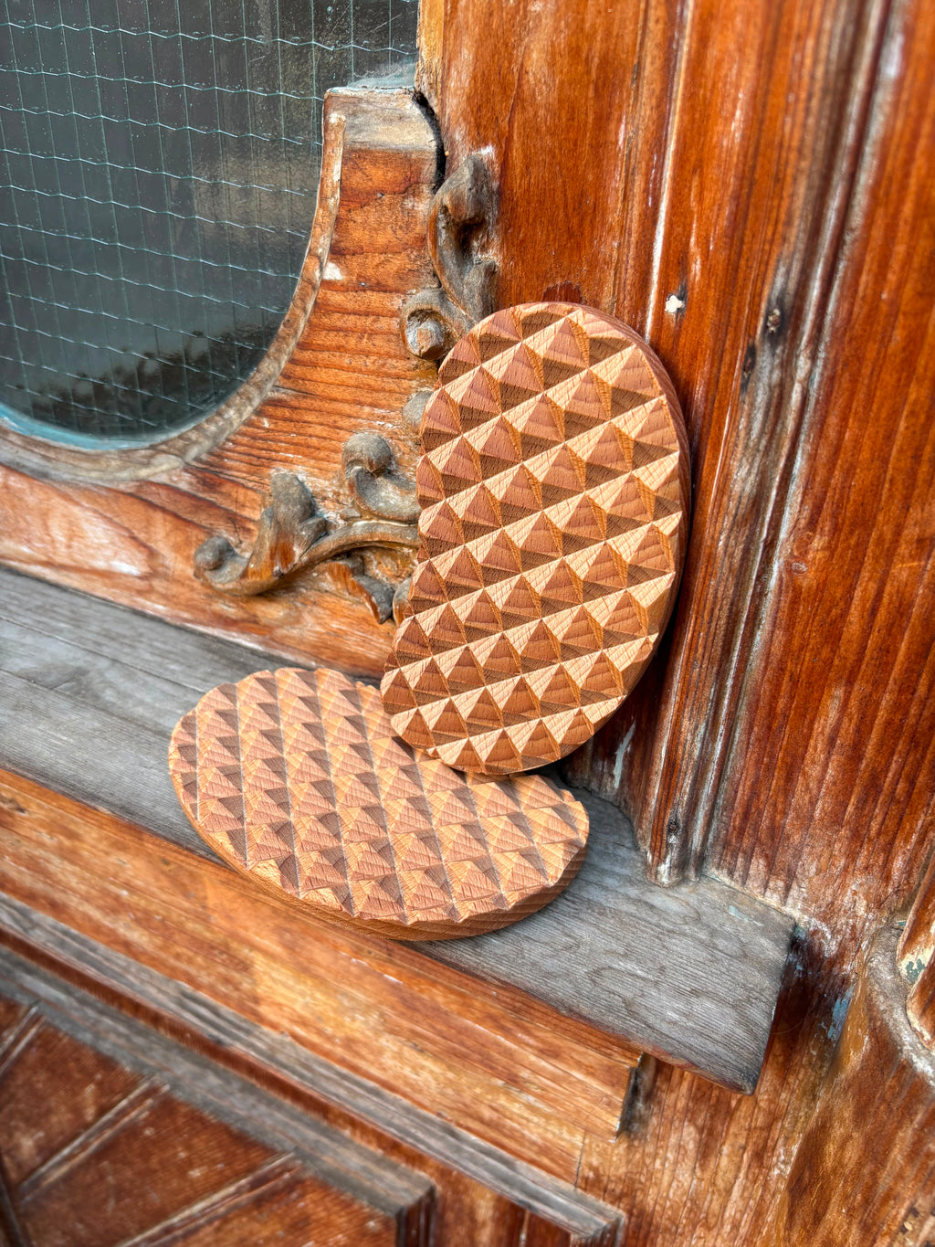 Pocket size Sadhu board with wooden nails – curved shape view 2