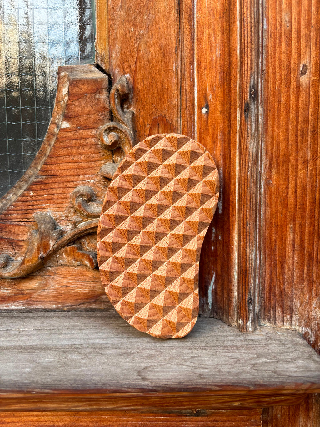 Pocket size Sadhu board with wooden nails – curved shape view 1