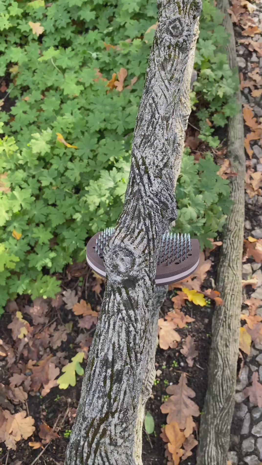 Flexible rubber board with metal nails